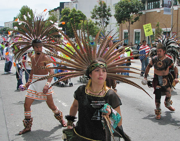 9-aztec-dancers-603.jpg 
