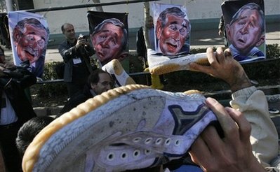 shoes.bush.iran.26dec08.jpg 